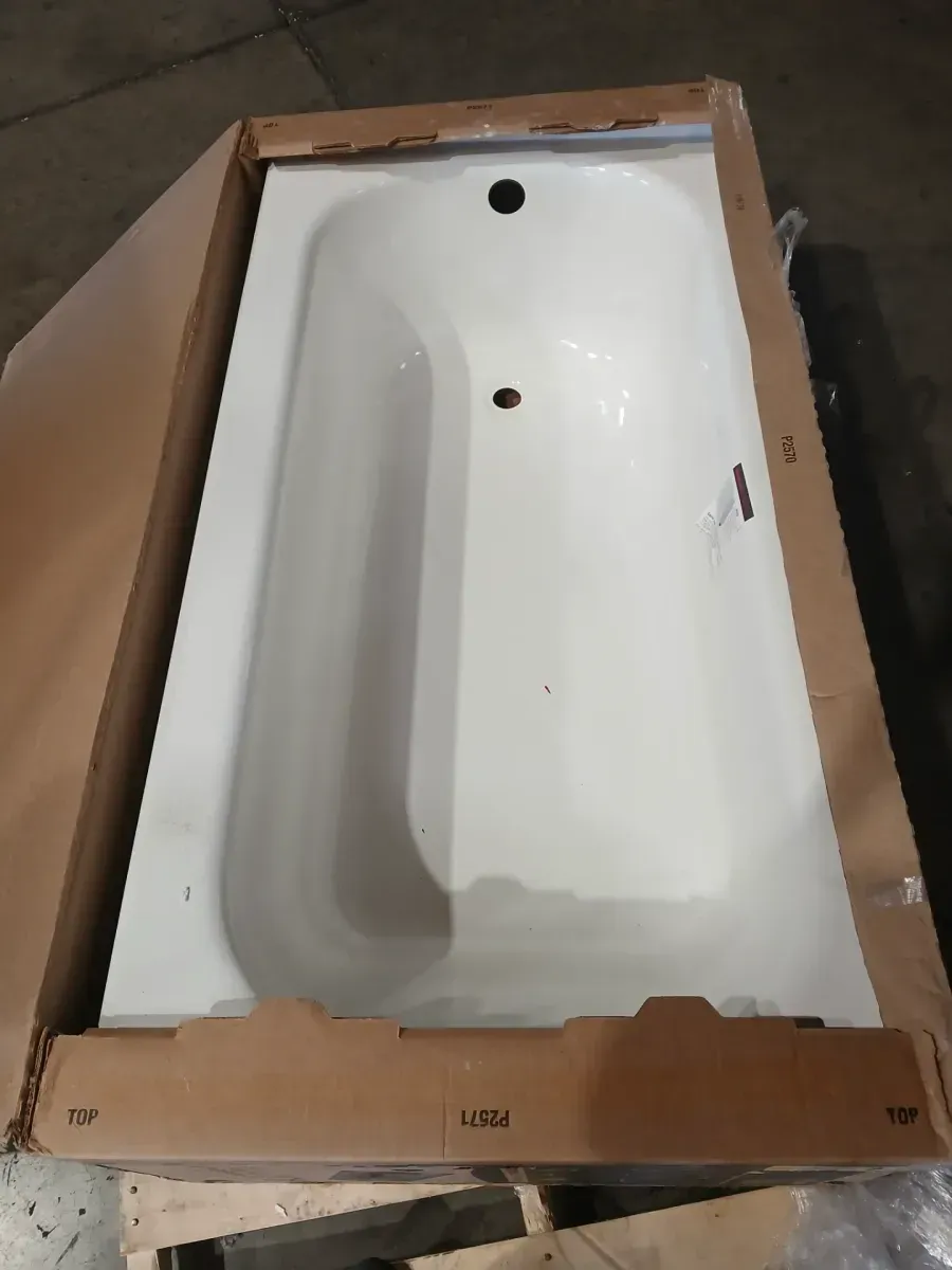 A  Pallet of 4 different  size ,style and brand  bathtubs  - image 4