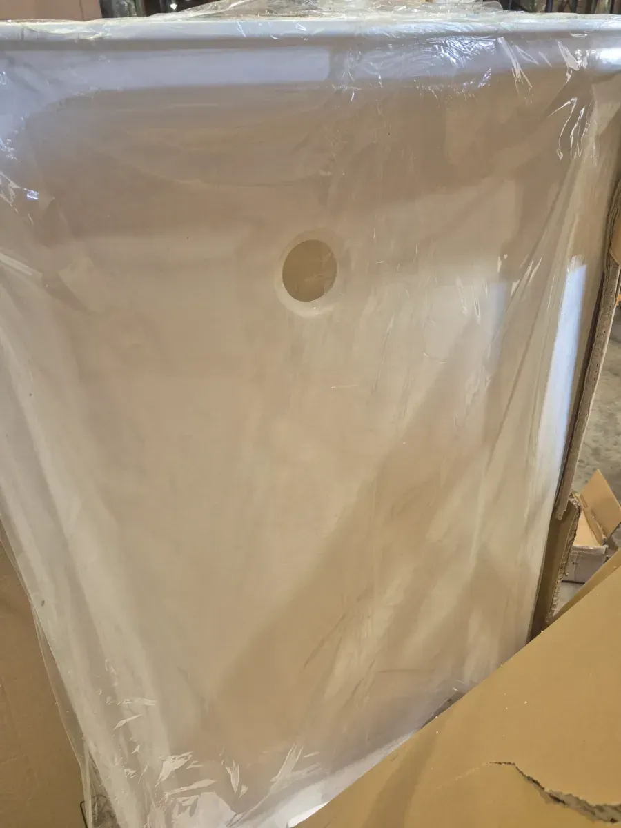 Pallet of bathroom wall and floor tiles (4 floor tiles, 2 wall tiles) - image 1