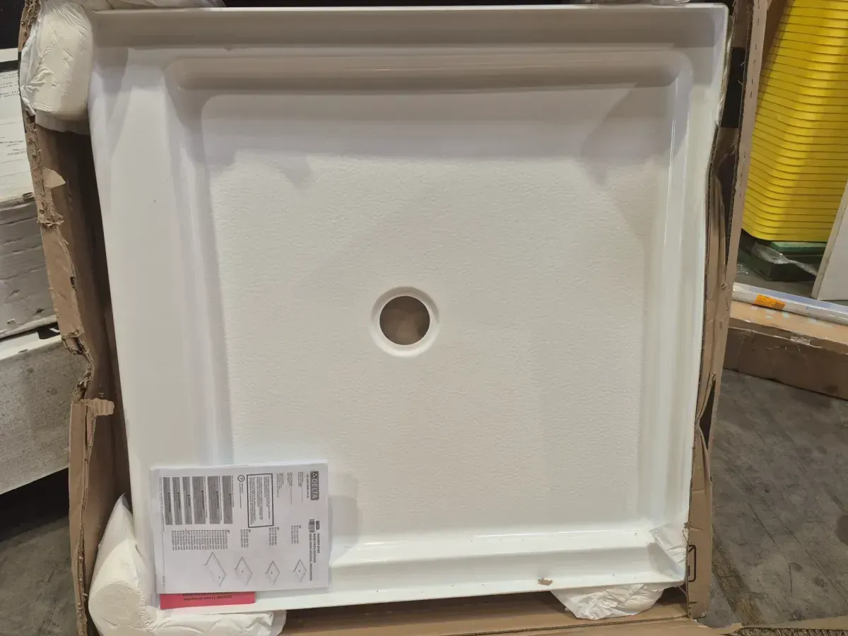 Pallet of bathroom wall and floor tiles (4 floor tiles, 2 wall tiles) - image 2