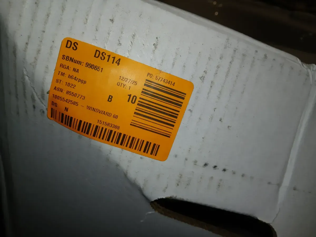 Windward 60 in. x 42 in. Soaking Bathtub with Right-Hand Drain in White - image 2