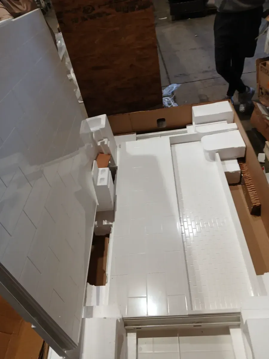 Pallet of bathroom wall and floor   - image 1