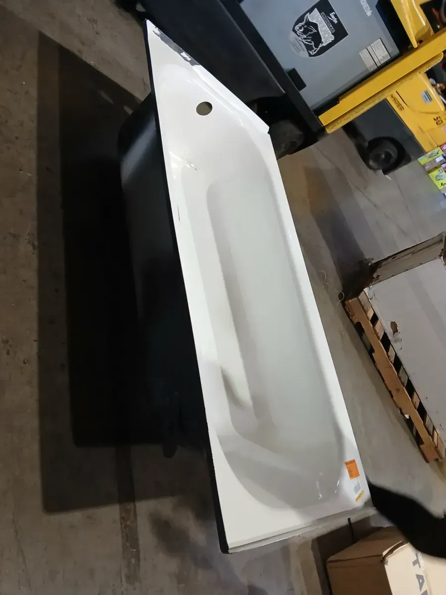 A pallet of bathtubs in various sizes and shapes; one of the four is cracked at the corner. - image 8