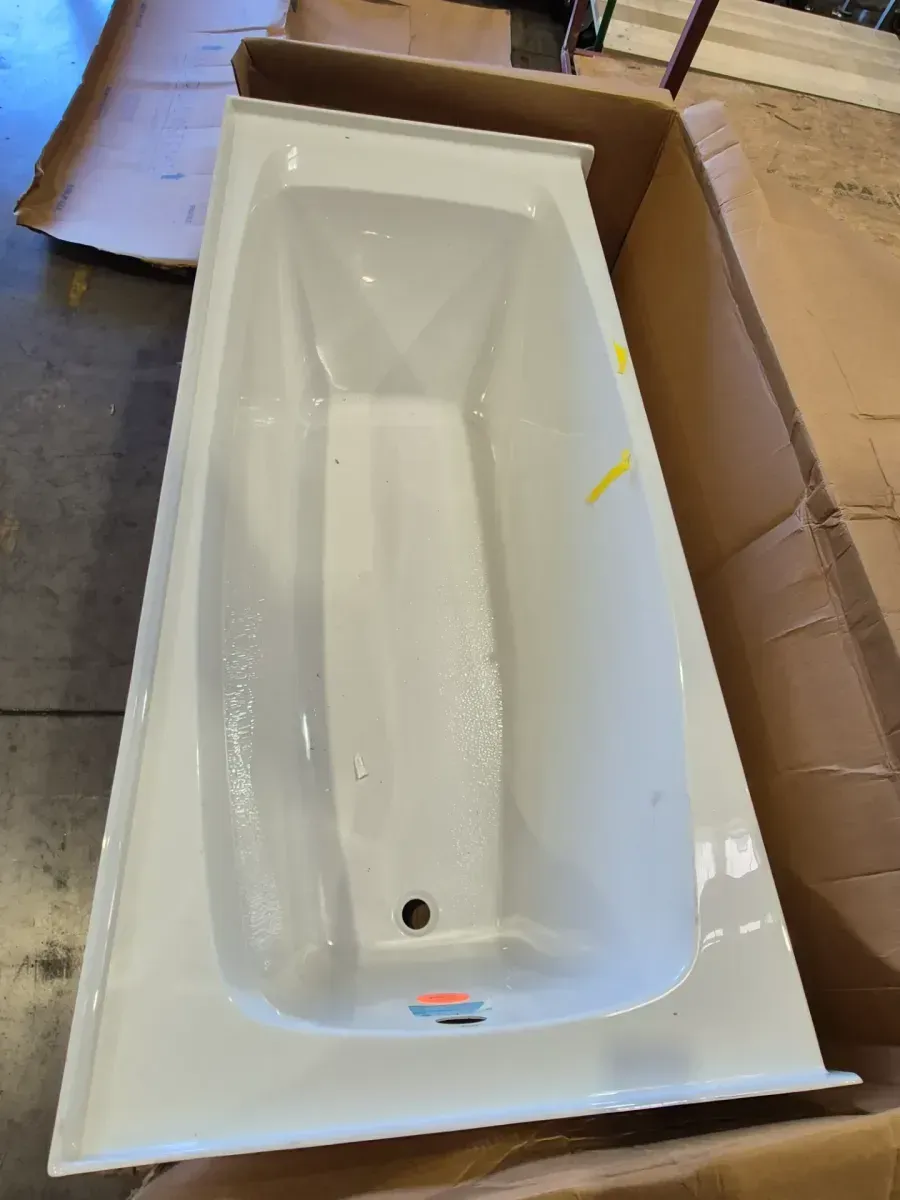 Trenton 72 in. Left Drain Rectangular Alcove Bathtub in White - image 3