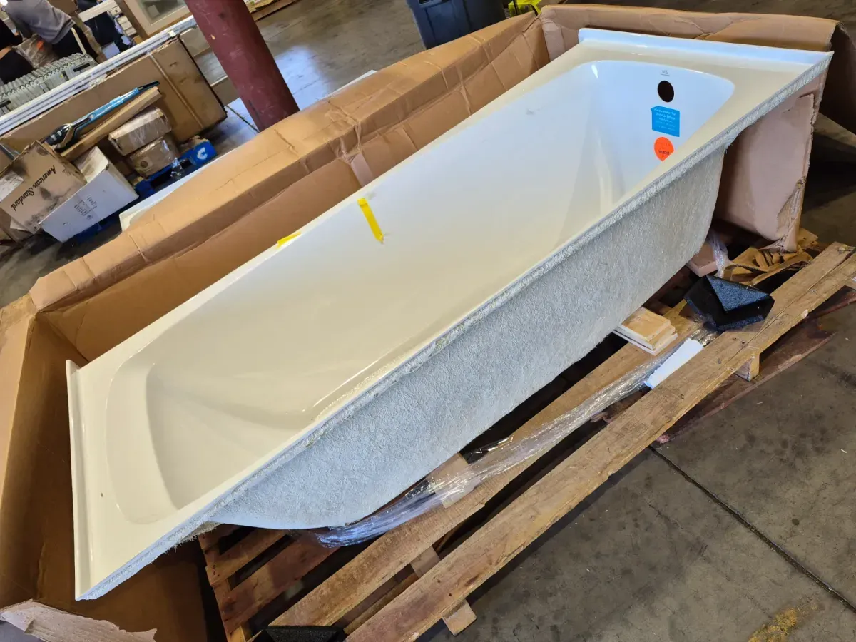 Trenton 72 in. Left Drain Rectangular Alcove Bathtub in White - image 4