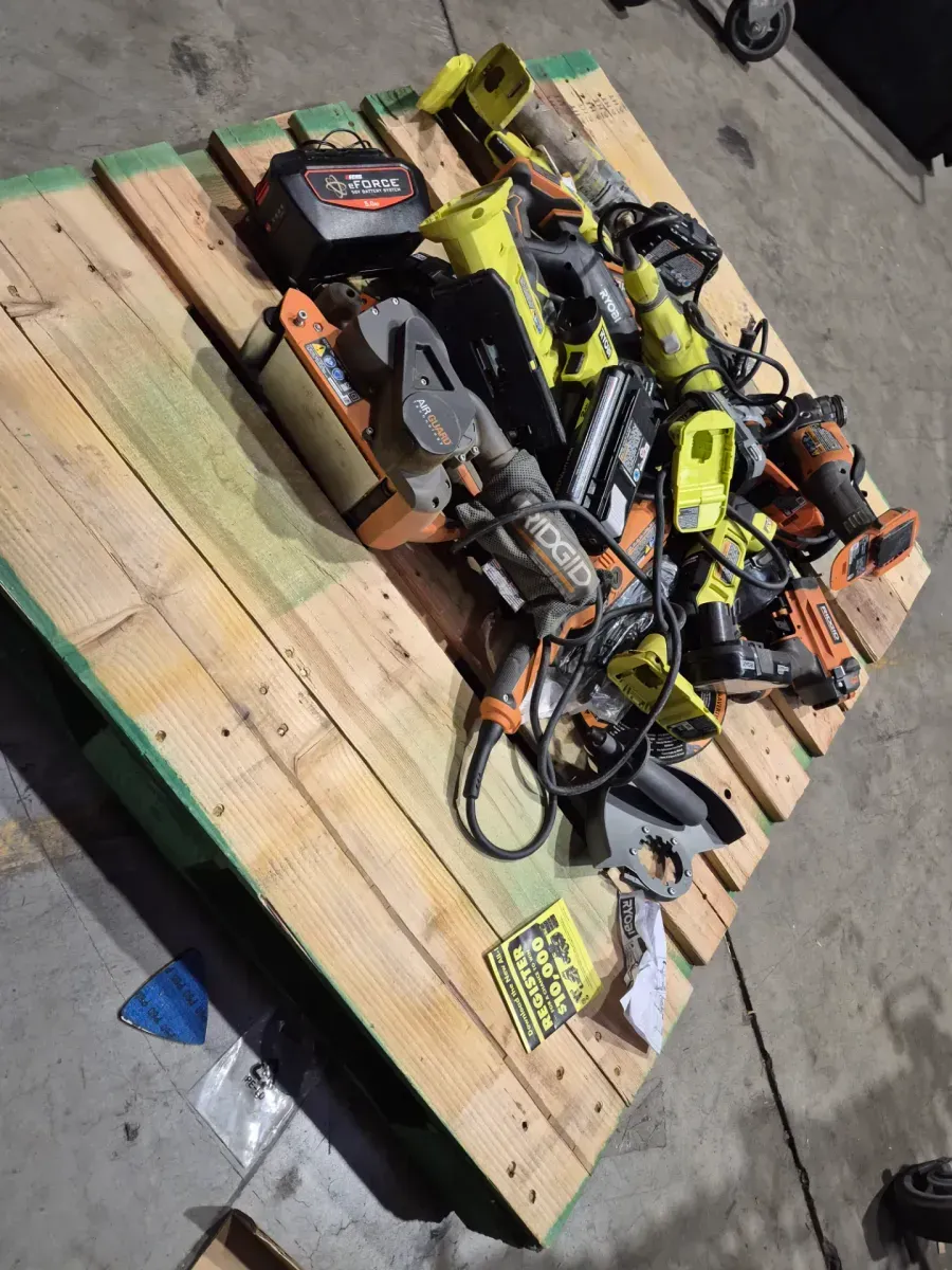 Pallet of 25 Non-Functional Tools Various Brands: RYOBI and RIDGID - image 1