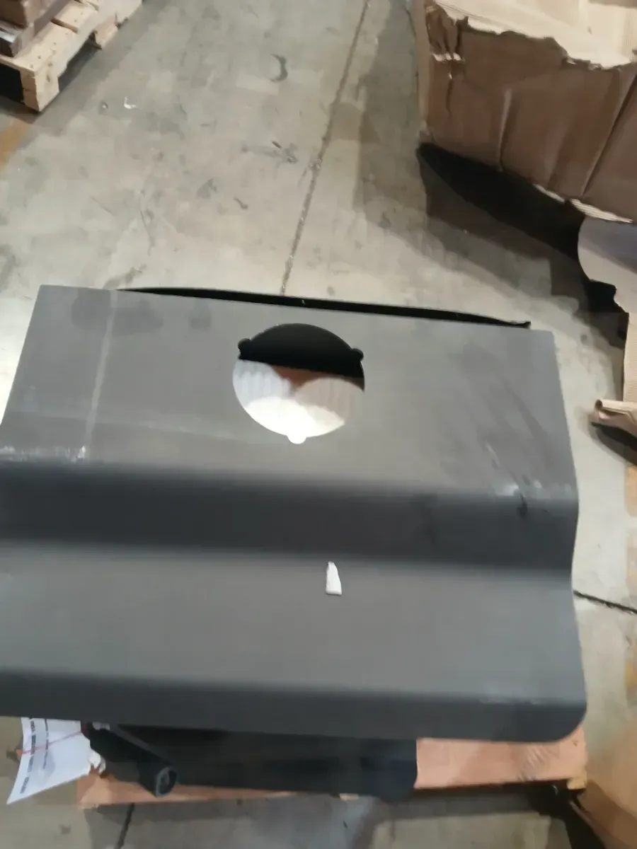 Medium 2,200 sq. ft. EPA Certified Wood Stove with Pedestal and Stainless Steel Ash Lip - image 6