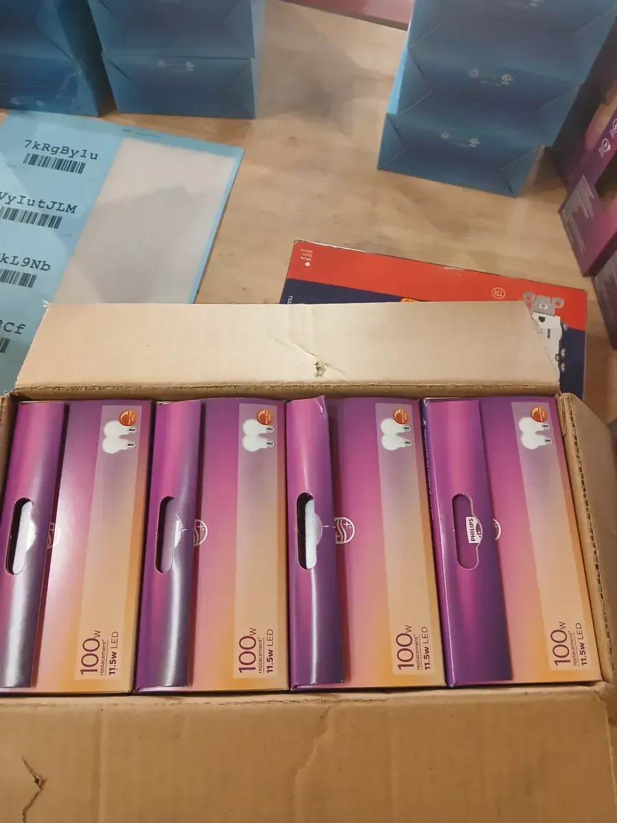 ***pack of 4***100-Watt Equivalent A19 Non-Dimmable E26 LED Light Bulb With EyeComfort Technology Soft White 2700K (4-Pack) - image 4