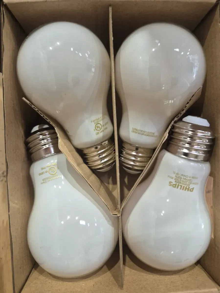 ***pack of 4***60-Watt Equivalent A19 Ultra Definition Dimmable E26 LED Light Bulb EyeComfort Soft White with Warm Glow 2700K (4-Pack) - image 3