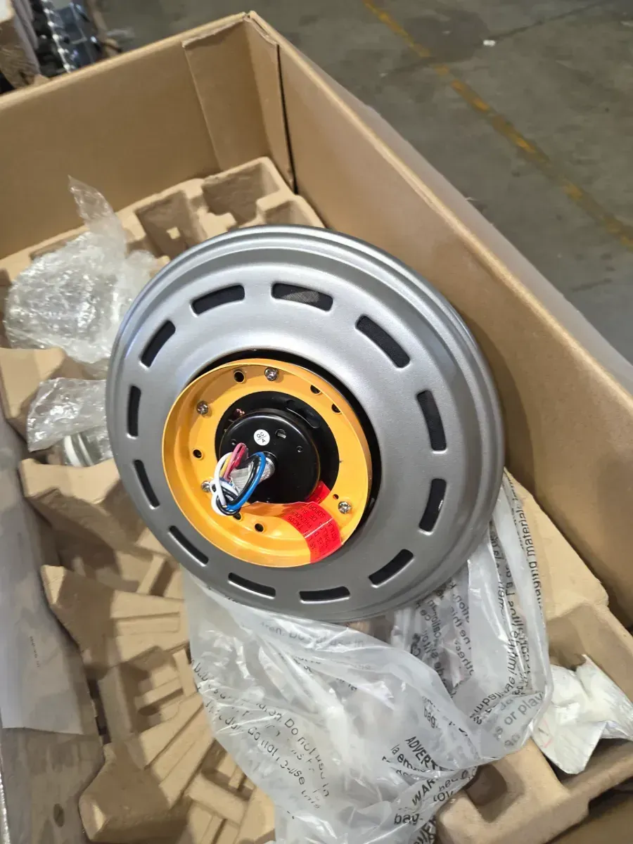 Hilmouth 52 in. Indoor Matte Silver Ceiling Fan with Light - image 8