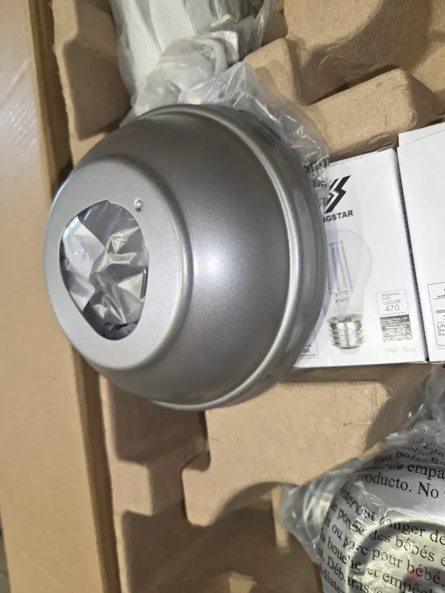 Hilmouth 52 in. Indoor Matte Silver Ceiling Fan with Light - image 4