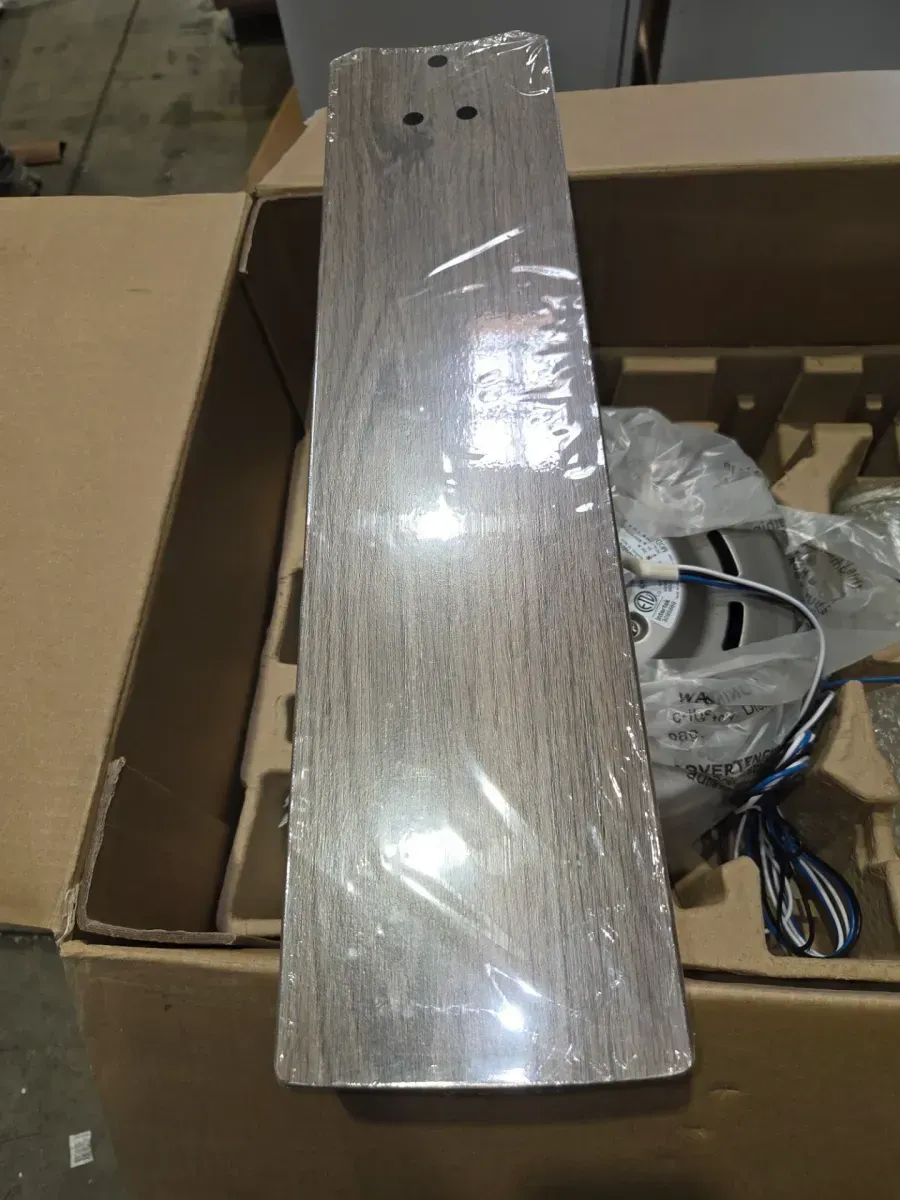 Hilmouth 52 in. Indoor Matte Silver Ceiling Fan with Light - image 5