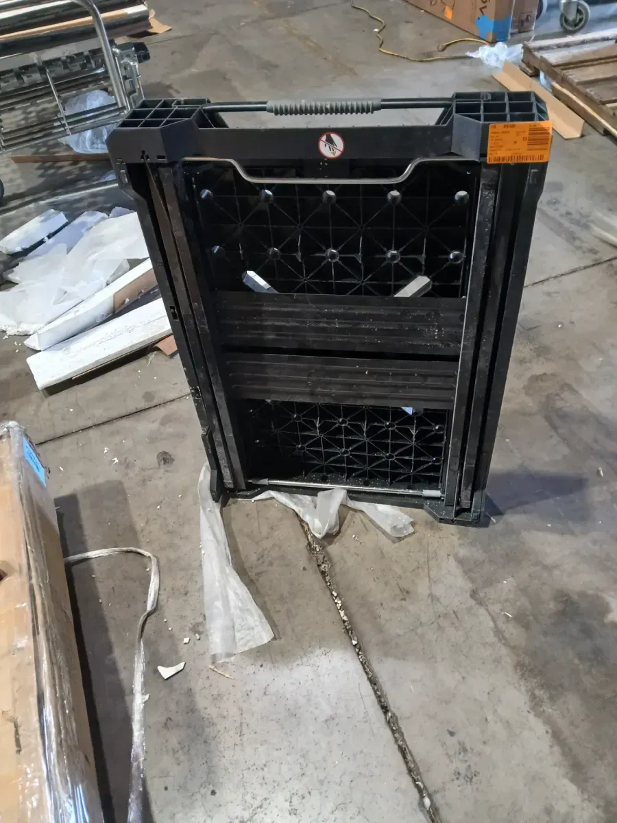 DeWalt Express Folding Workbench with 2 Clamps - image 3