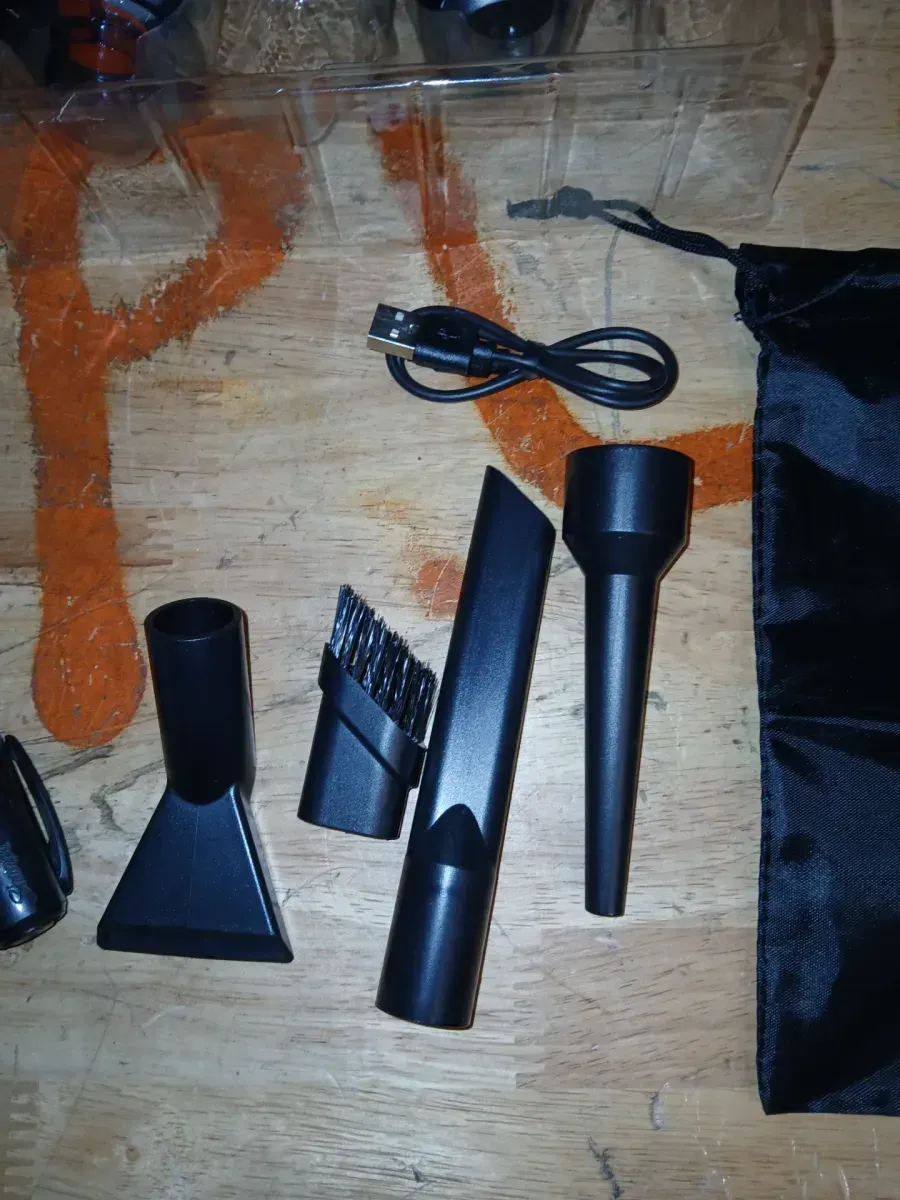 Pocket Vac Aspiradora de Mano Recargable con Accesorios - Nueva - Inalámbrica - Portátil - Visto en TV - image 3