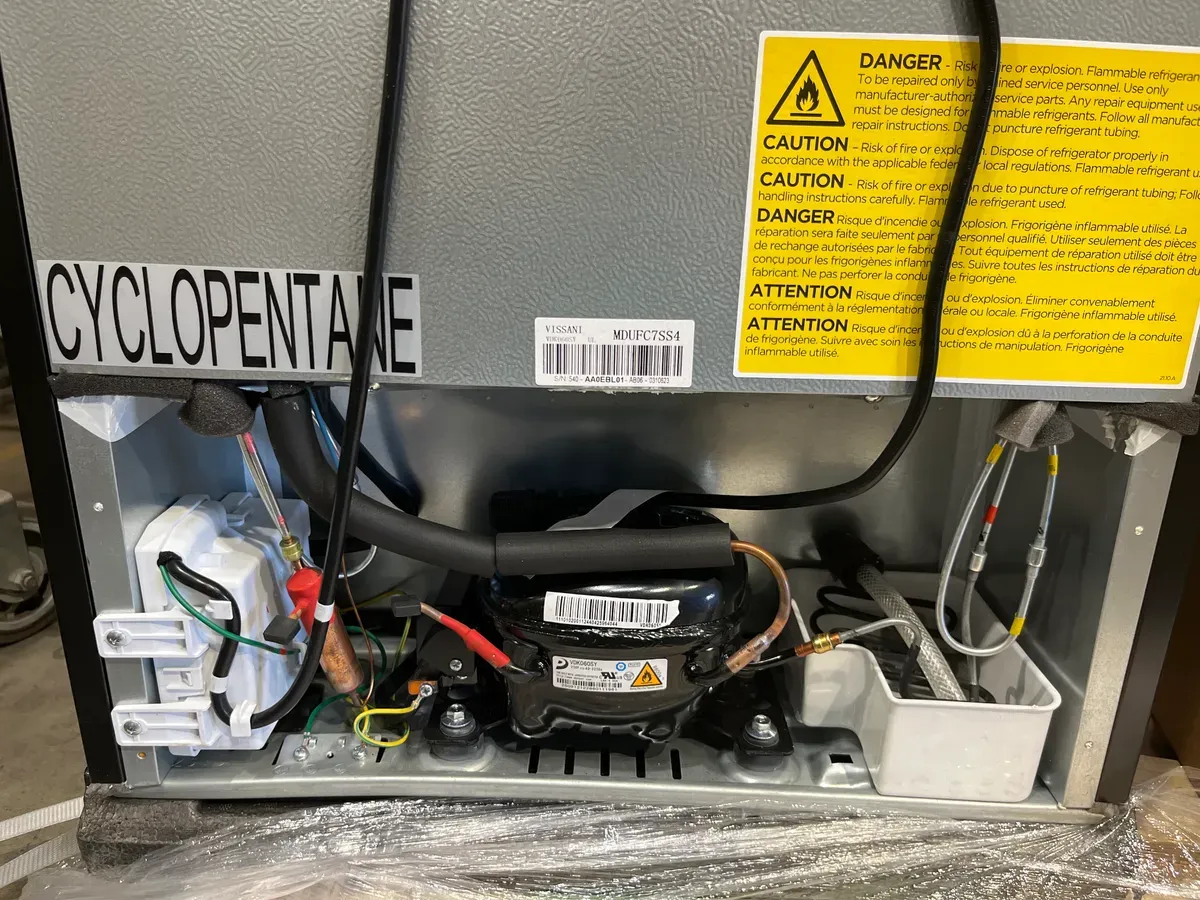 7.1 cu. ft. Manual Defrost Convertible Upright Freezer in Stainless Steel Look, Garage Ready - image 5