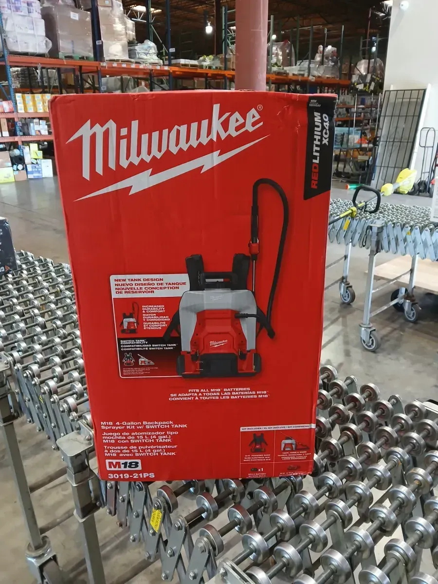 M18 18V 4 Gal. Cordless Battery Powered Backpack Pesticide Sprayer Kit w/Switch Tank Interchangeable Capability - image 2