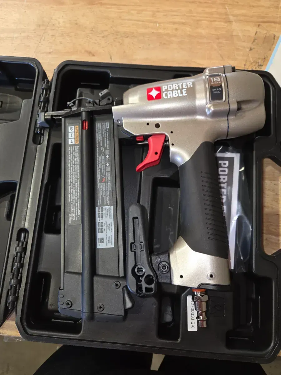 18-Gauge Pneumatic Brad Nailer Kit - image 2