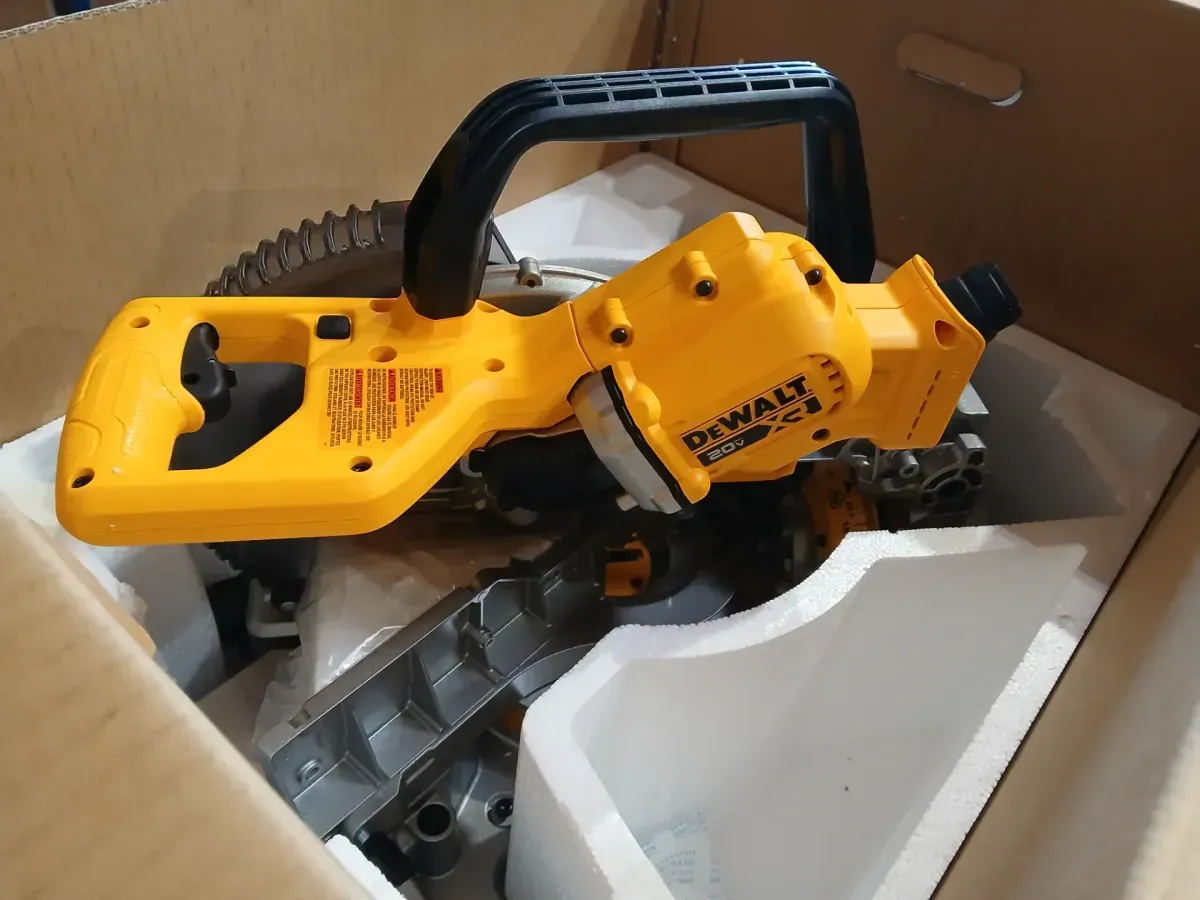 20-Volt MAX XR Cordless 10 in. Dual Bevel Fixed Miter Saw (Tool Only) - image 5