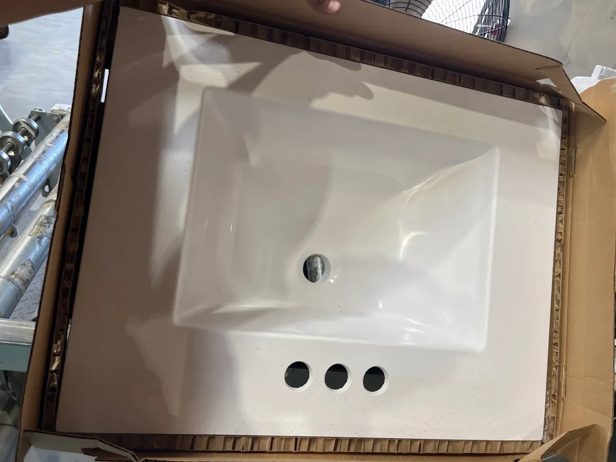 Sedgewood 24.5 in. W x 18.75 in. D x 34.375 in. H Single Sink Bath Vanity in White with Arctic Solid Surface Top - image 3