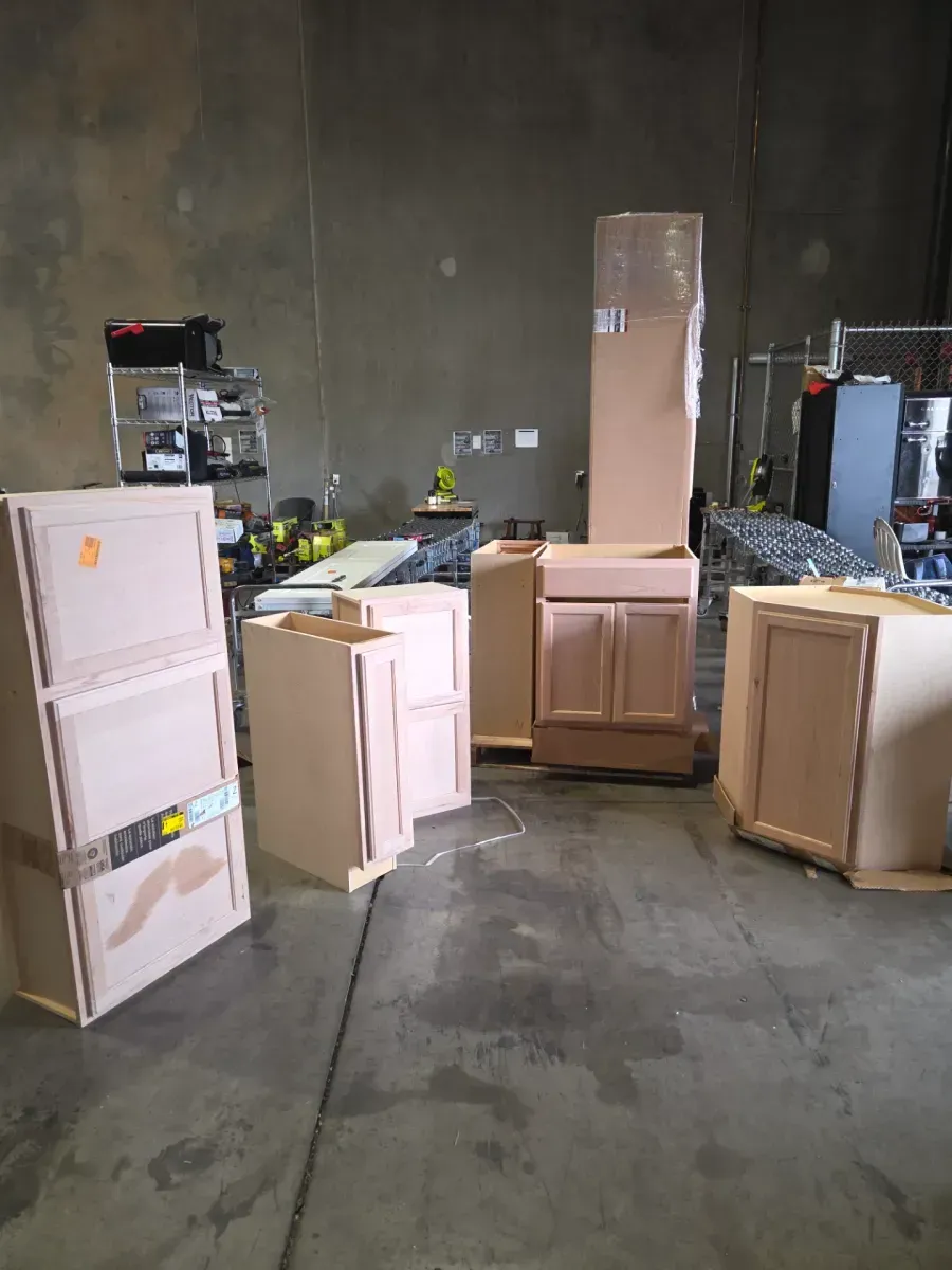 Set of 7 cabinets (5 upper, 2 lower )  - image 1