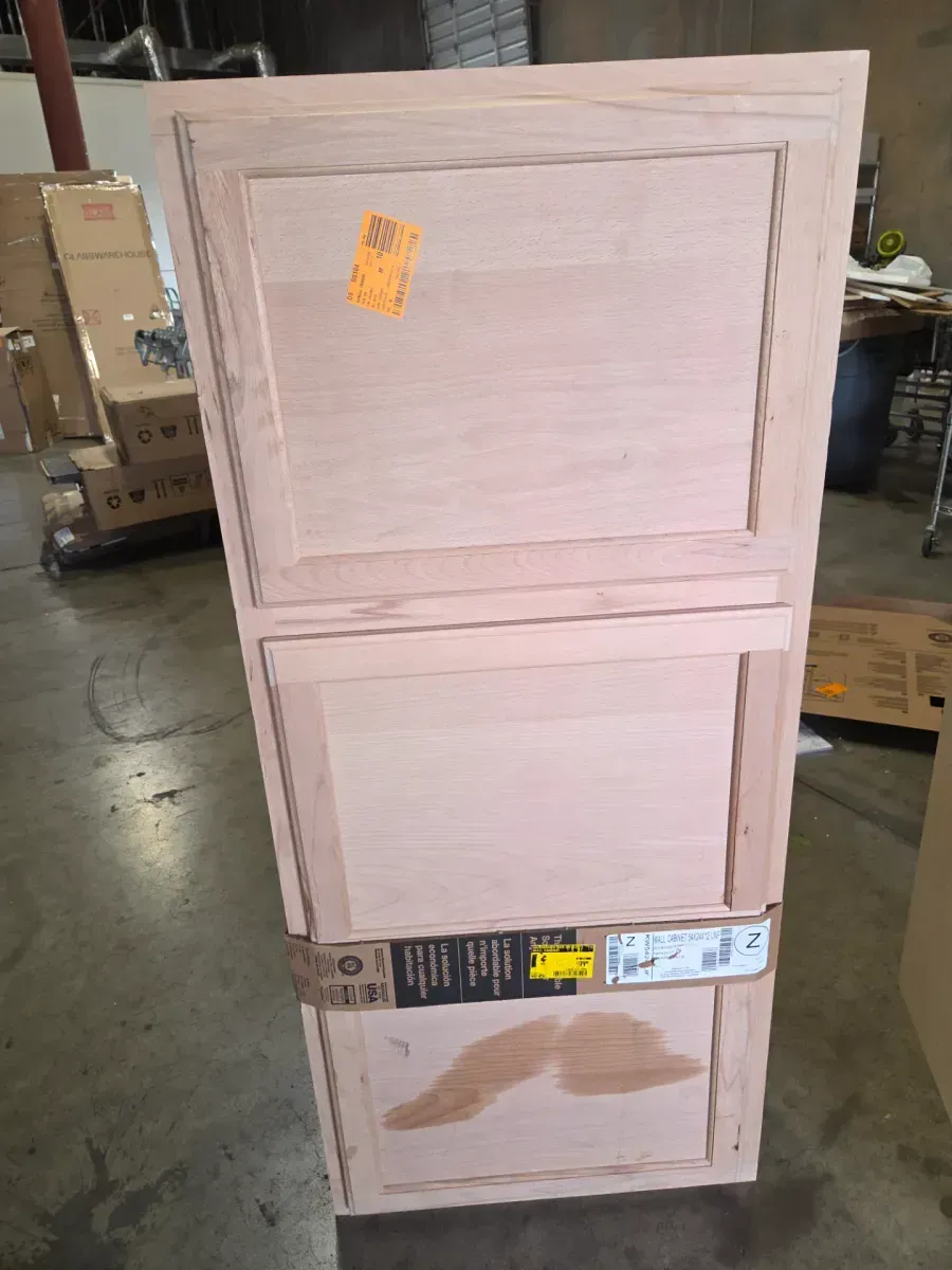 Set of 7 cabinets (5 upper, 2 lower )  - image 2