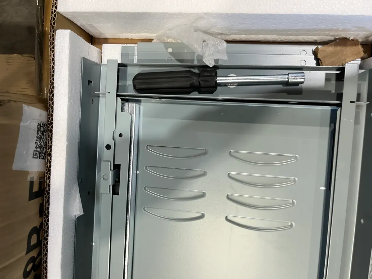 6-Tier Metal Locker for Gym, School, Office, Metal Storage Locker Cabinets with 6 Doors in Grey for Employees - image 9