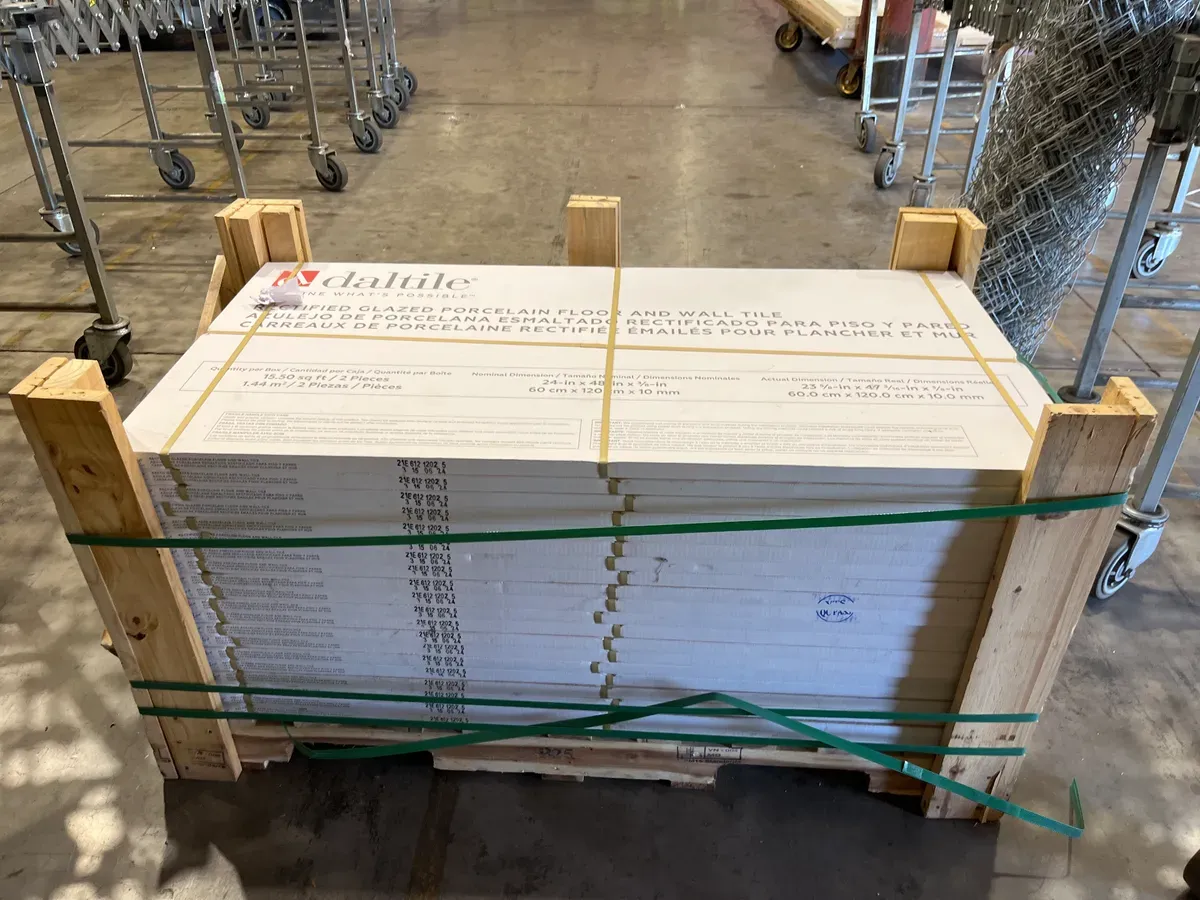***Pallet of 20 Cases***(310sq. ft. /case)Daltile Maisto Safari Calacatta 24 in. × 48 in. Polished Porcelain Marble Look Floor and Wall Tile (15.5) - image 1