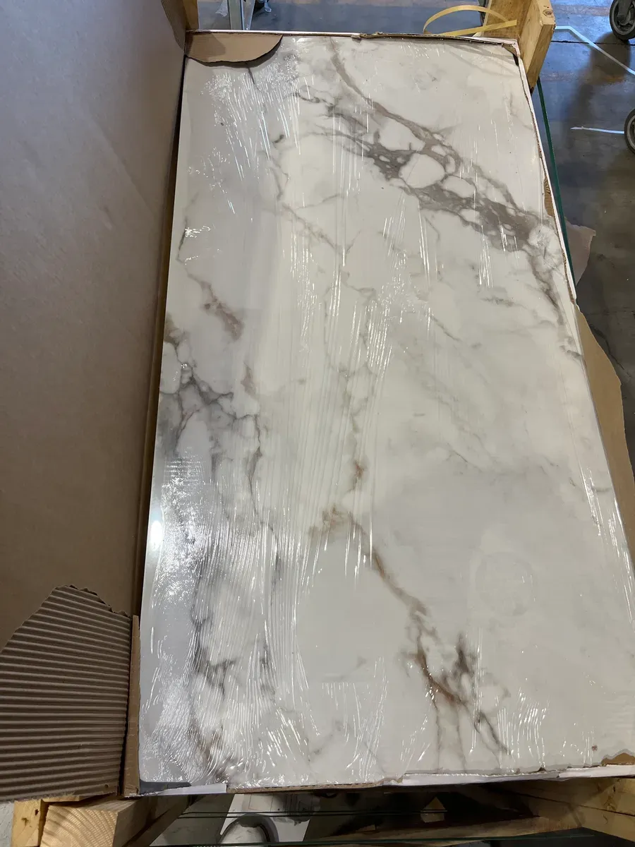 ***Pallet of 20 Cases***(310sq. ft. /case)Daltile Maisto Safari Calacatta 24 in. × 48 in. Polished Porcelain Marble Look Floor and Wall Tile (15.5) - image 3