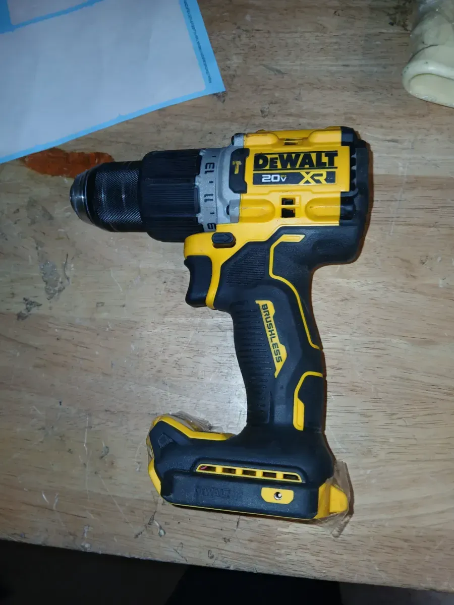 *** Not batterry *** 20V XR Brushless Cordless 1/2 in. Hammer Drill (Tool-Only) - image 2