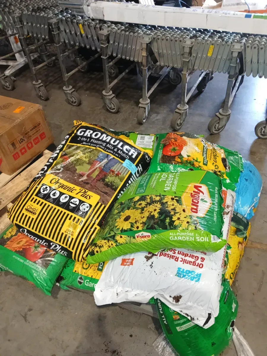 *** Pallet of garden soil in various sizes, weights, and colors ***  - image 2