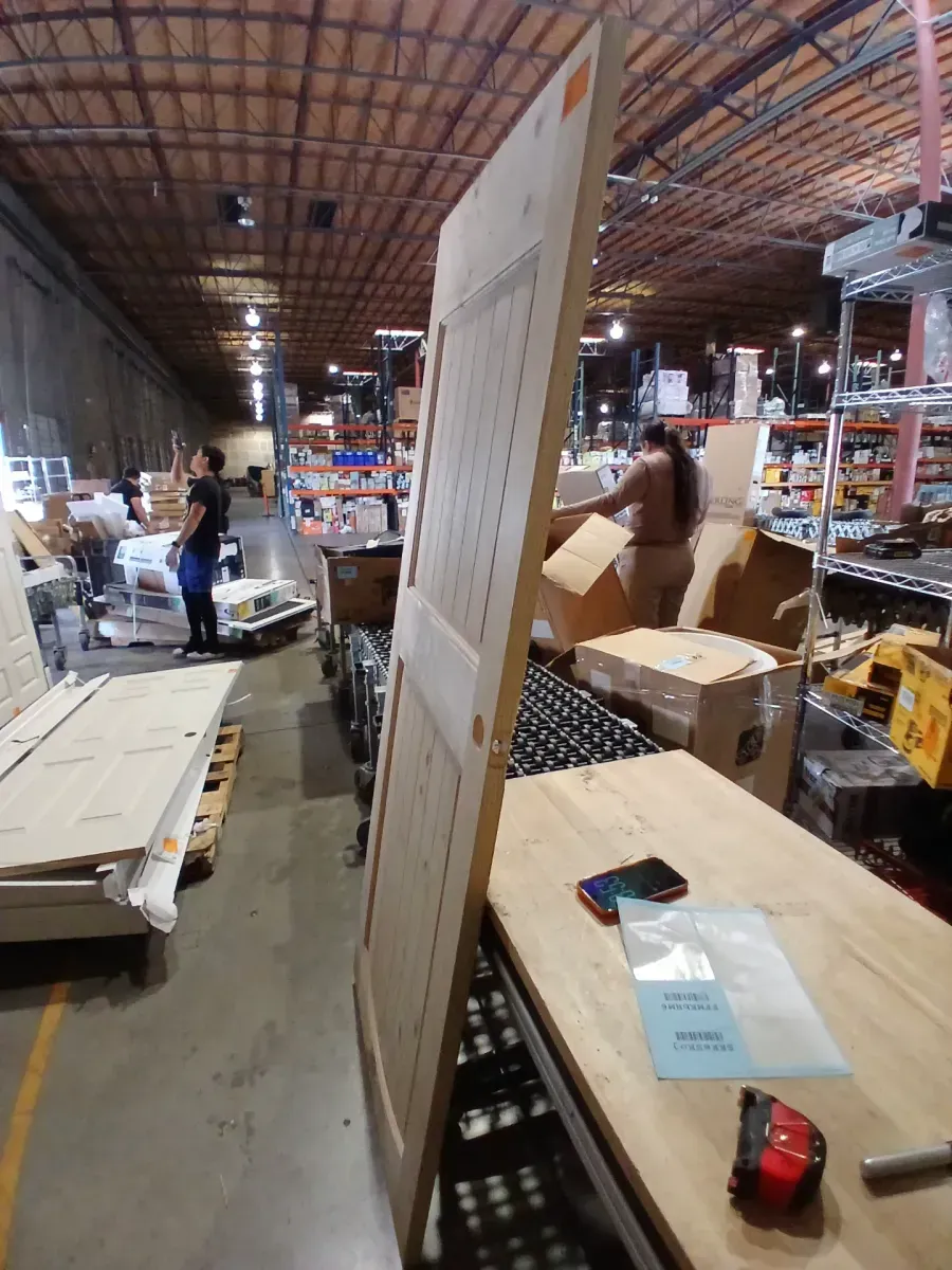 32 in. x 80 in. 6 Panel Left-Handed Primed Composite Solid Core Single Prehung Interior Door 4-9/16 in. Flat Jamb - image 3