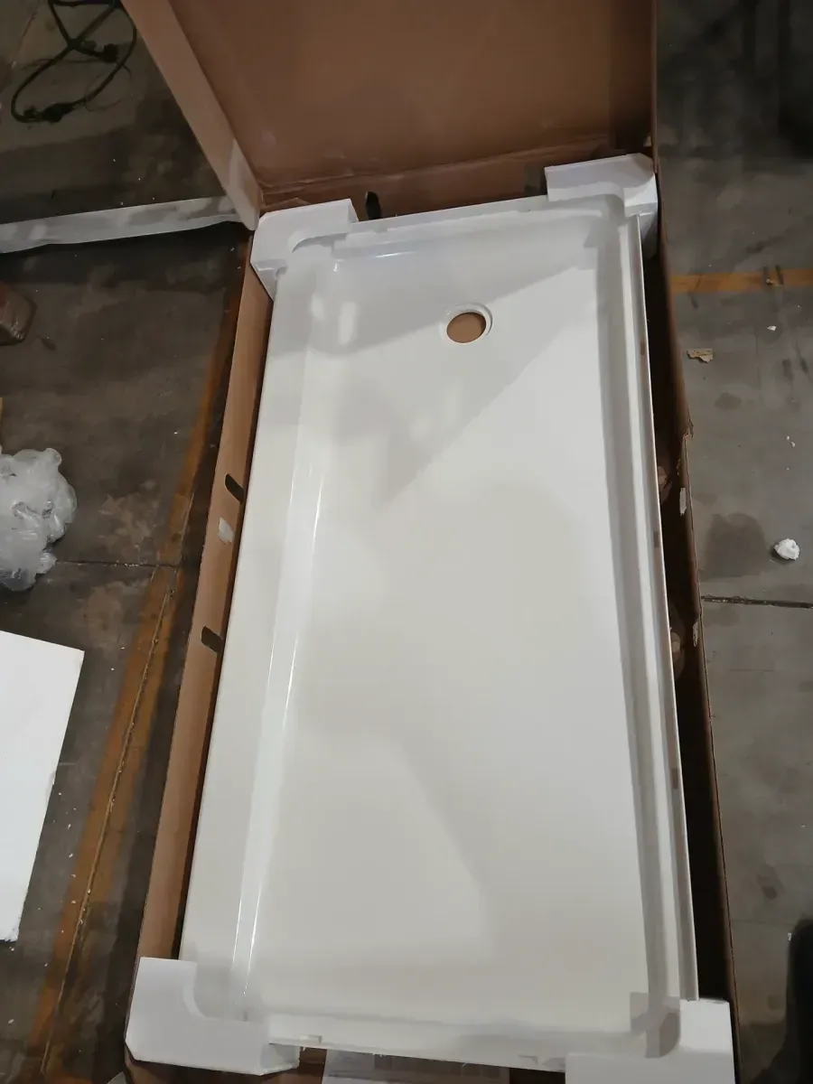 4 different style and size shower base 2 have minor dents and a Lttle crack  - image 1