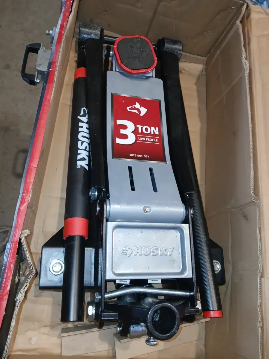 3-Ton Low Profile Floor Jack with Quick Lift - image 3