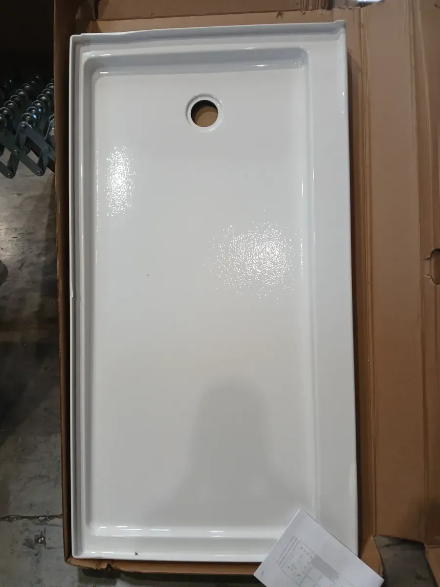 4 different style and size shower base 2 have minor dents and a Lttle crack  - image 4