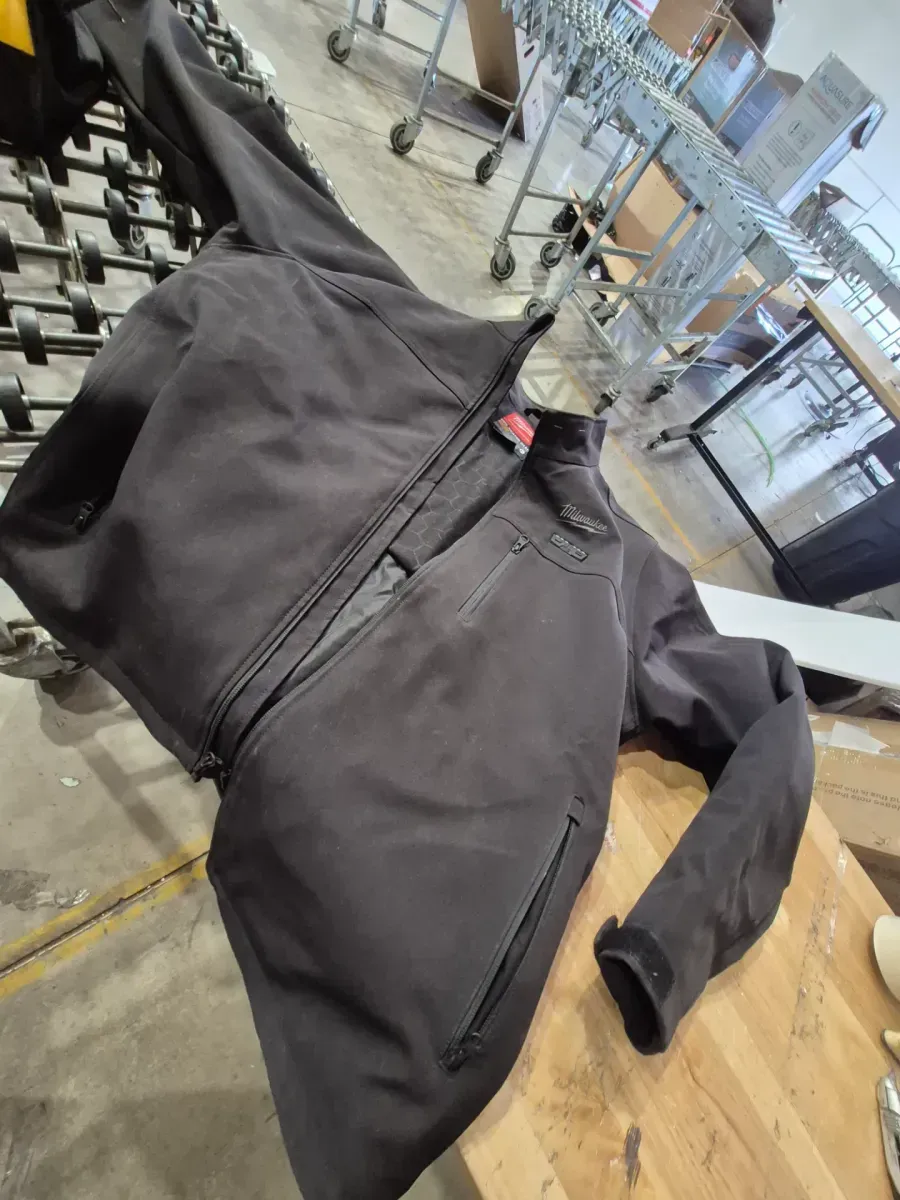 *** It is missing a charger.*** Men's 2 X-Large M12 12V Lithium-Ion Cordless Axis Black Heated Quilted Hooded Jacket Kit (1) 3.0 Ah Battery and Charger - image 2