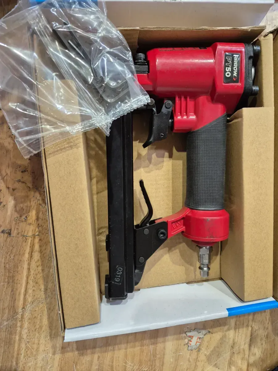 PT50 Pneumatic Staple Gun - image 3