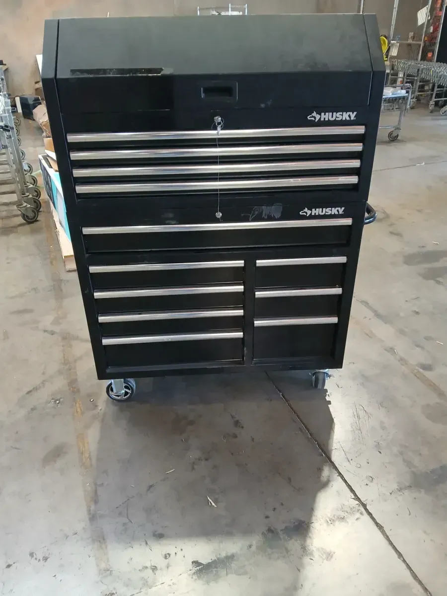 **bottom key broken**Tool Storage 42 in. W x 18 in. D Standard Duty Black Tool Chest Combo - image 2