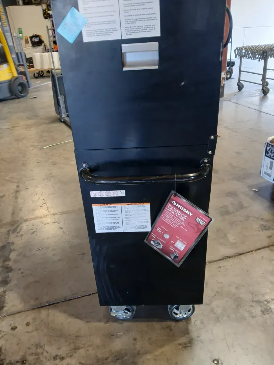 **bottom key broken**Tool Storage 42 in. W x 18 in. D Standard Duty Black Tool Chest Combo - image 4