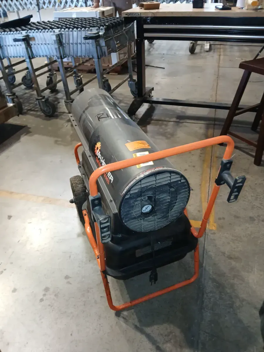 Contractor Series 140,000 BTU Black Forced Air Kerosene/Diesel Outdoor Space Heater with Thermostat - image 5