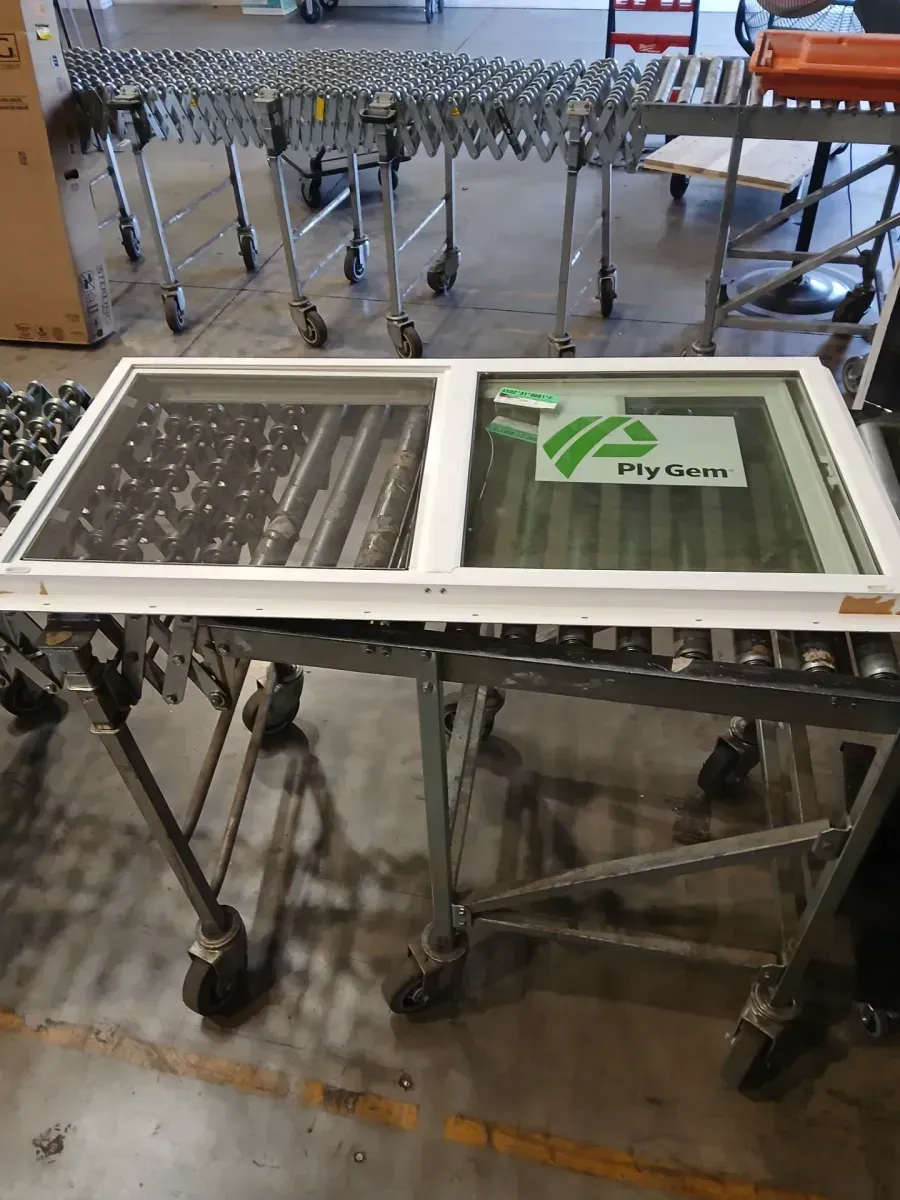 23.5 in. x 47.5 in. V-2500 Series White Vinyl Single Hung Window with Colonial Grids/Grilles - image 6