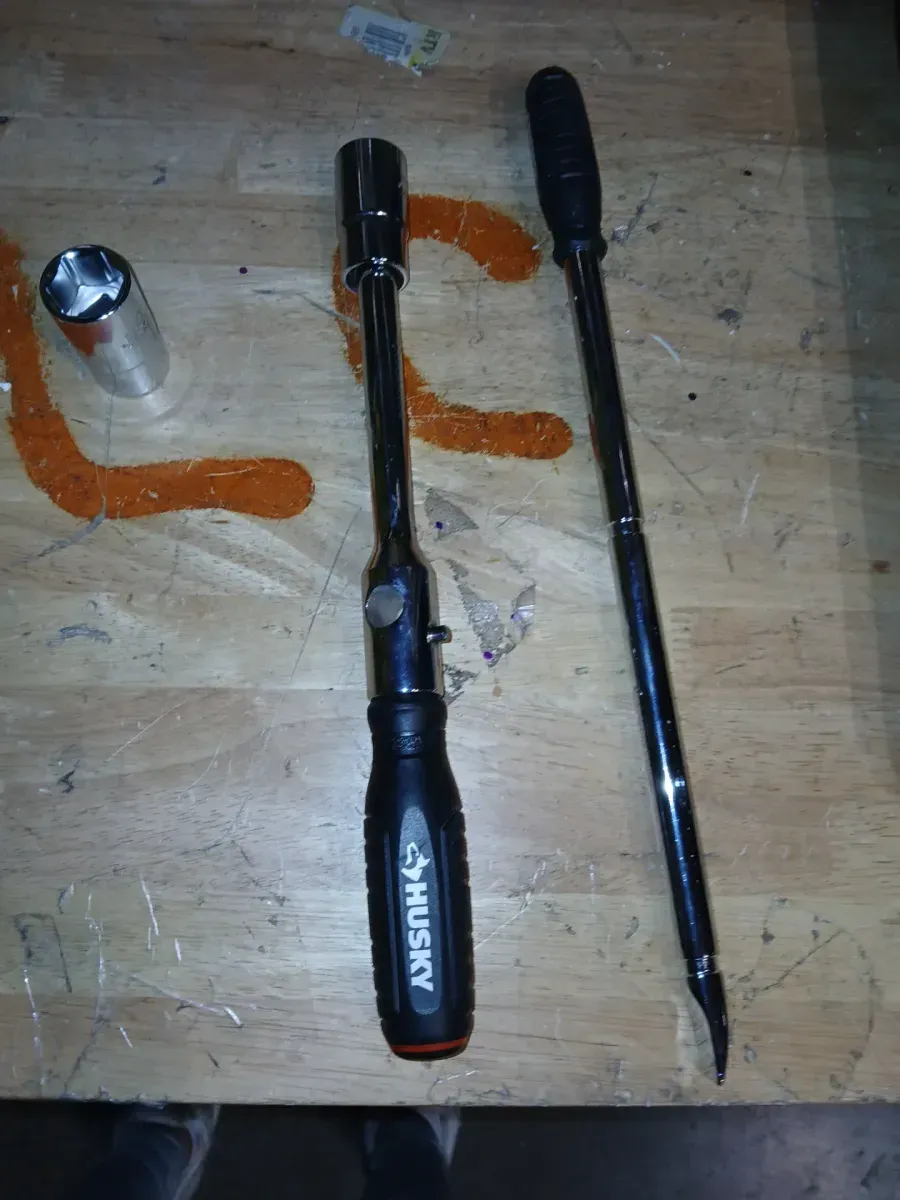 Husky Compact 1/2 in. Drive Lug Wrench with High Torque - image 3