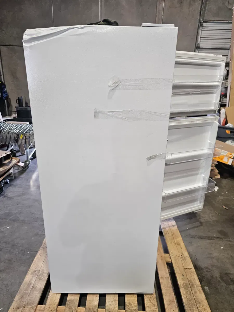 14.2 cu. ft. Top Freezer Refrigerator in White, Garage Ready - image 7