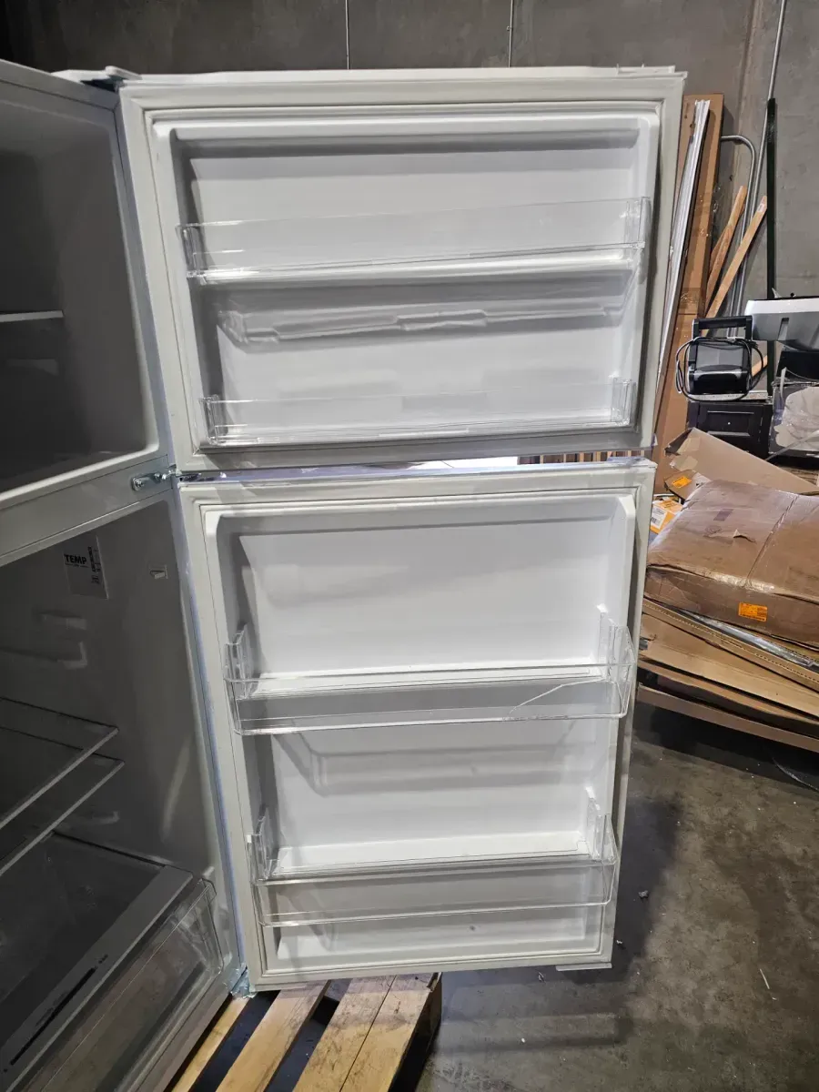 14.2 cu. ft. Top Freezer Refrigerator in White, Garage Ready - image 9