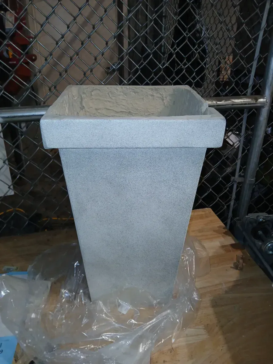 Questions and Answers for CHG CLASSIC HOME & GARDEN Yorkshire Zinc Cement Fountain - image 2