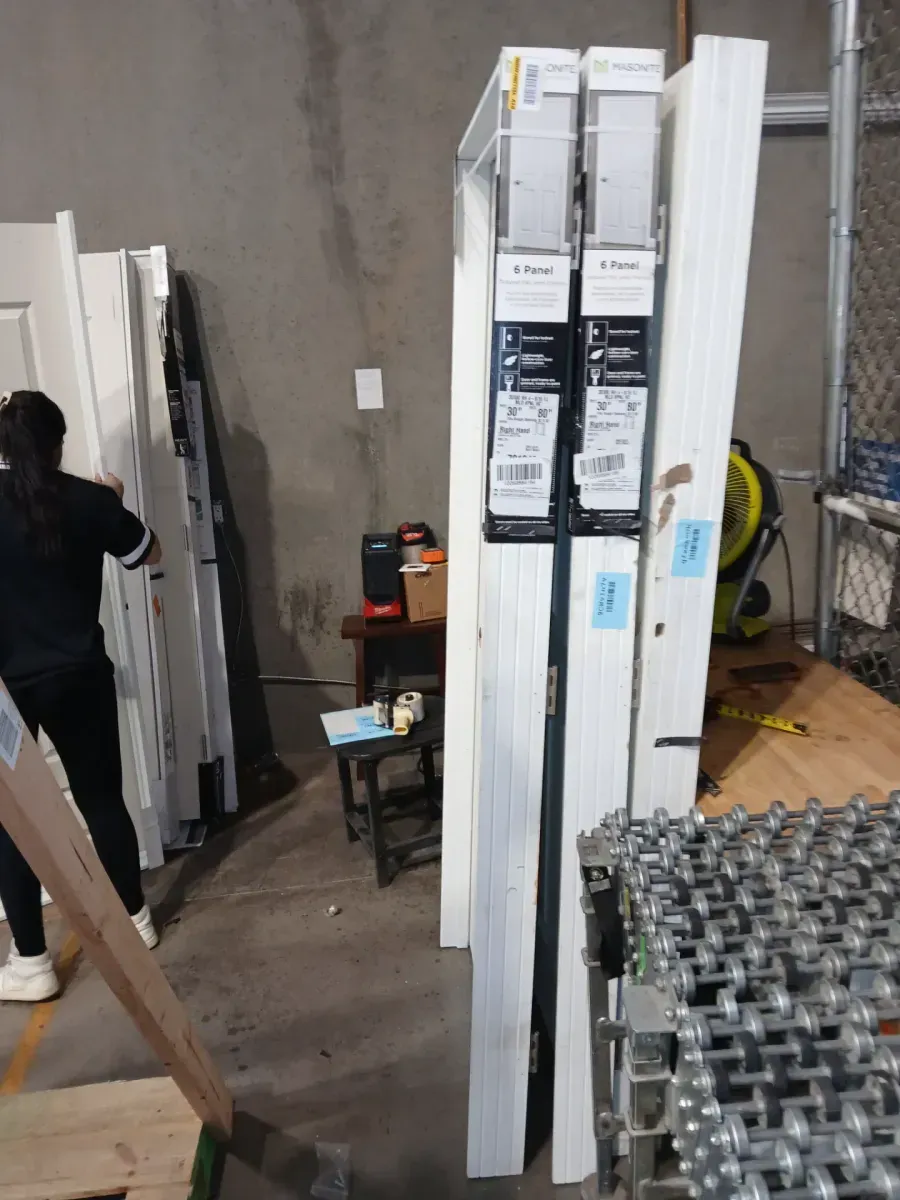 *** With frame *** Masonite 30 in. x 80 in. 6 Panel Right-Handed Primed Composite Hollow Core Single Prehung Interior Door 4-9/16 in. Flat Jamb - image 4