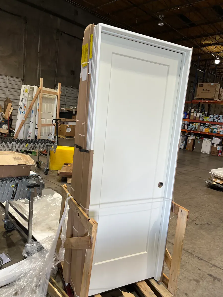 30 in. x 80 in. Right-Handed Interior Door and 3/4 in. x 2 1/4 in. x 96 in. MDF Casing (5-Pack) Bundle - image 4