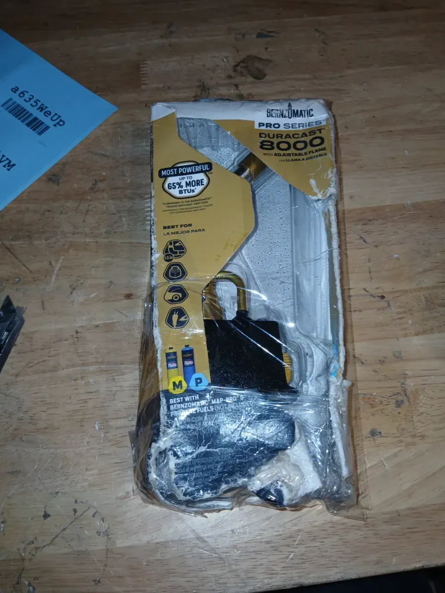 *** It's missing the pump*** DuraCast 8000 Torch Kit with 14.1 oz. MAP-Pro Cylinder and Premium Blow Torch with Adjustable Flame - image 4