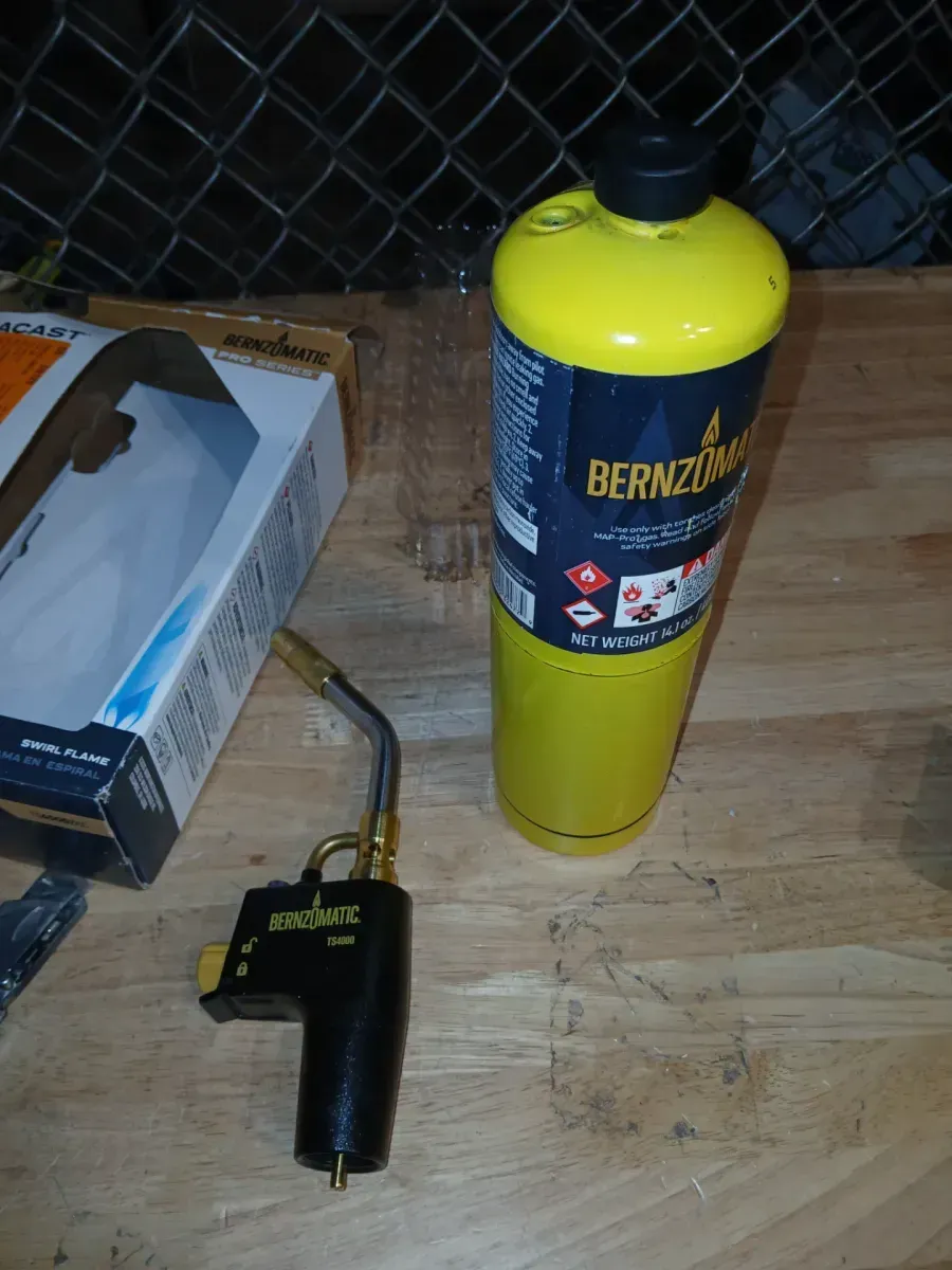 DuraCast 4000 Torch Kit with 14.1 oz. MAP-Pro Cylinder and Premium Blow Torch - image 2