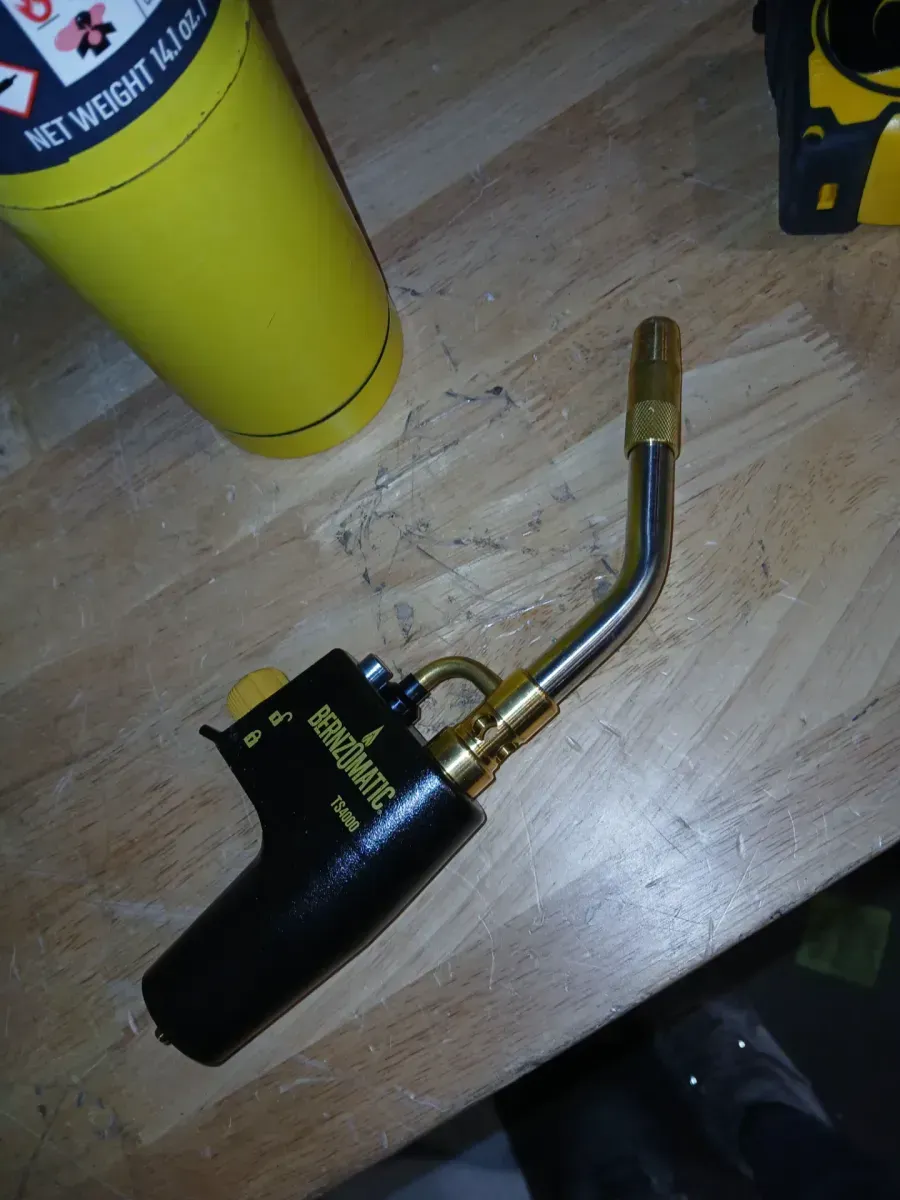 DuraCast 4000 Torch Kit with 14.1 oz. MAP-Pro Cylinder and Premium Blow Torch - image 3