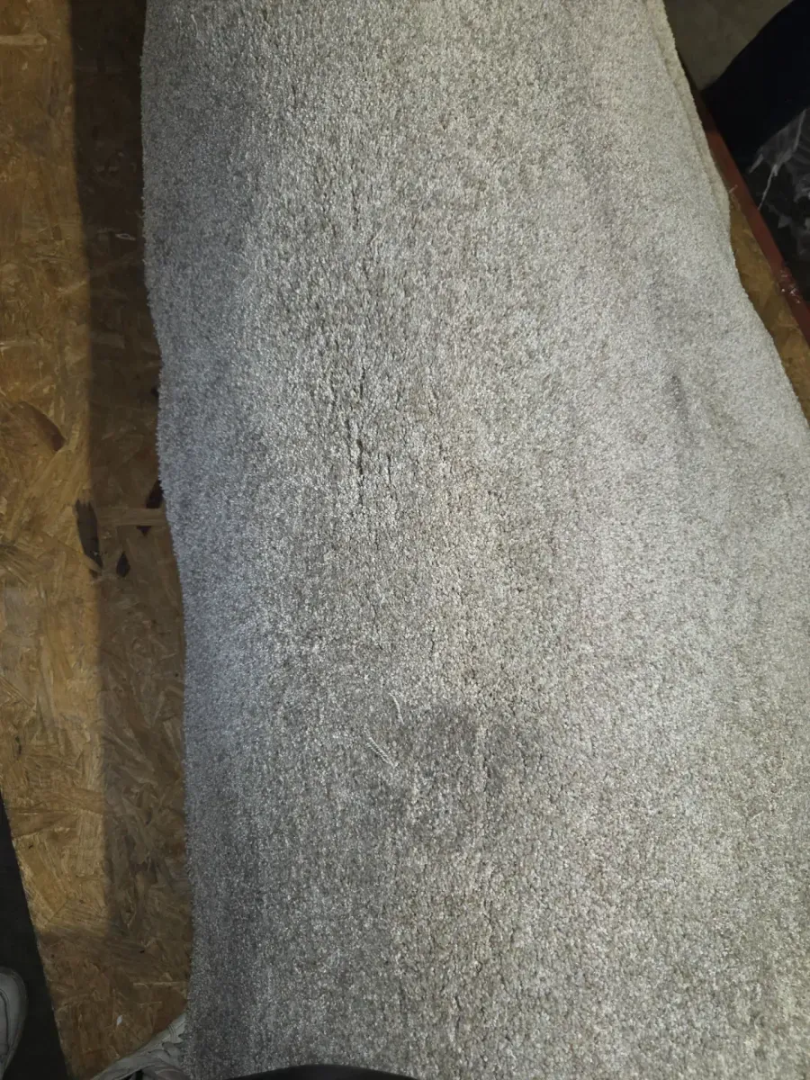 12-foot roll of carpet—length unknown. - image 3