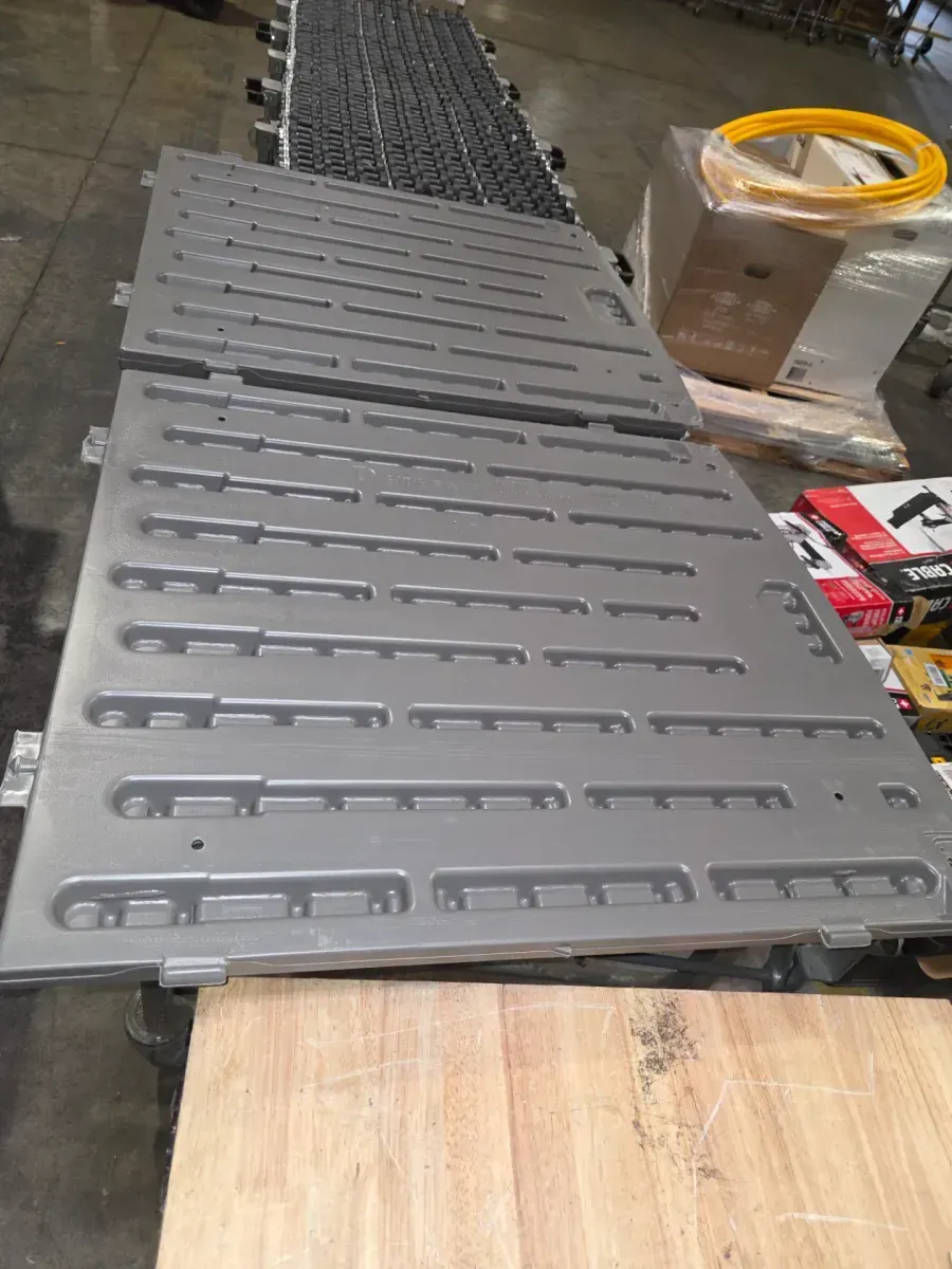 200 Gal. Stoney Gray Weather Resistant Plastic Resin Deck Box - image 3